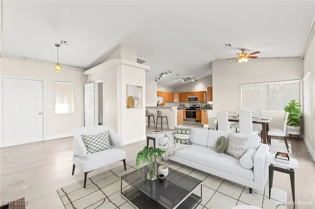 $560,000 | 630 Arthur Avenue, Henderson, NV 89015