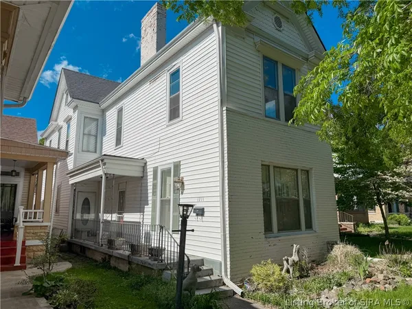 $250,000 | 1211 East Elm Street, New Albany, IN 47150