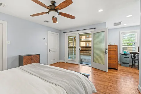 $799,900 | 125 North Street, Houston, TX 77009