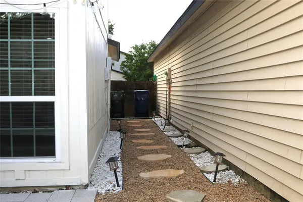 $1,800 | 2943 Antares Circle, Garland, TX 75044