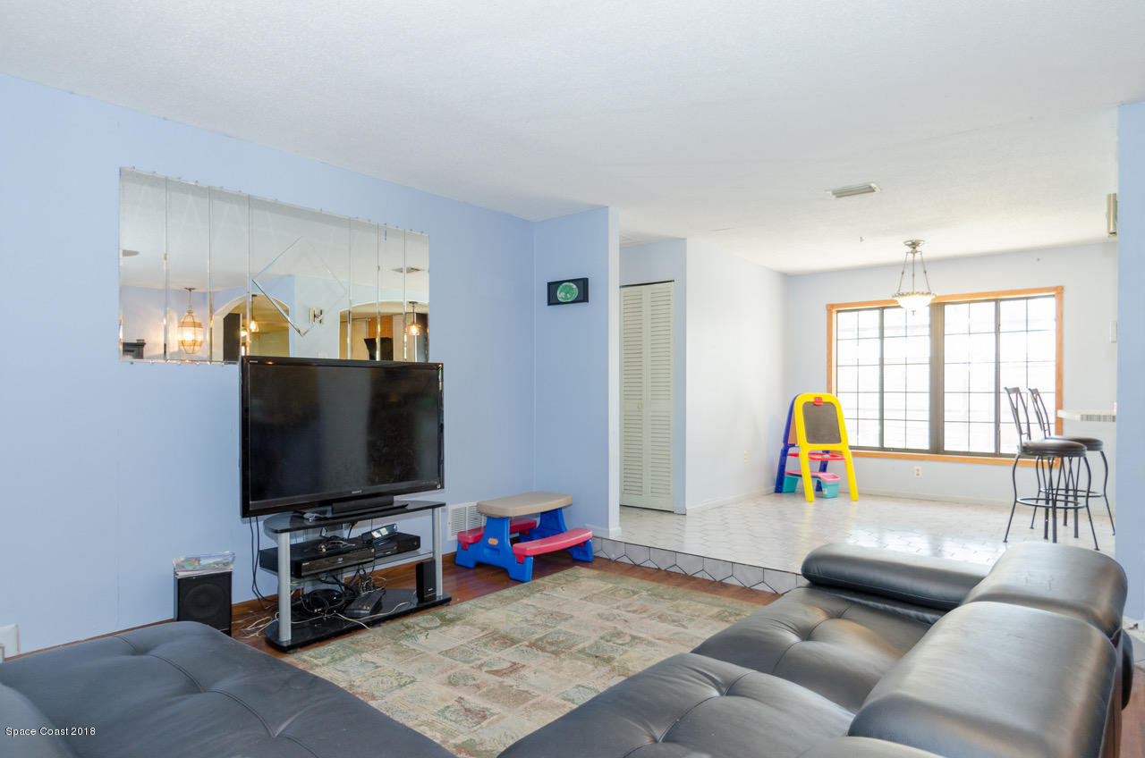 933 Kings Post Road Rockledge, FL 32955 - Photo 4 of 15 933 Kings Post ~ Living area