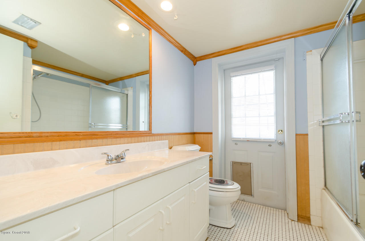 933 Kings Post Road Rockledge, FL 32955 - Photo 8 of 15 933 Kings Post ~ Main bathroom