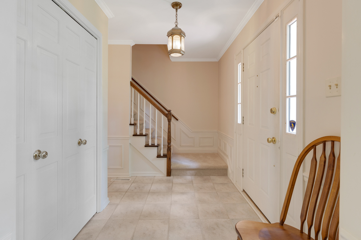 545 Aberdeen Road Frankfort, IL 60423 - Photo 3 of 16