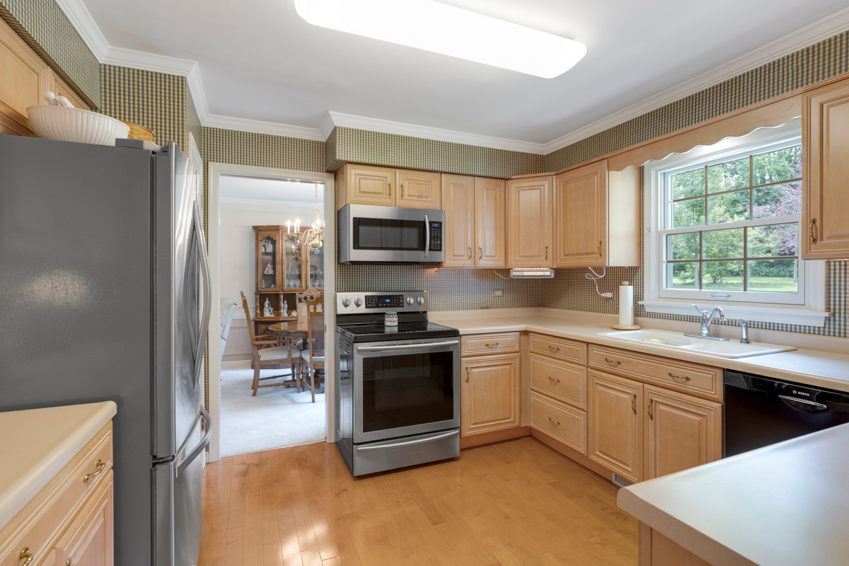 545 Aberdeen Road Frankfort, IL 60423 - Photo 8 of 16