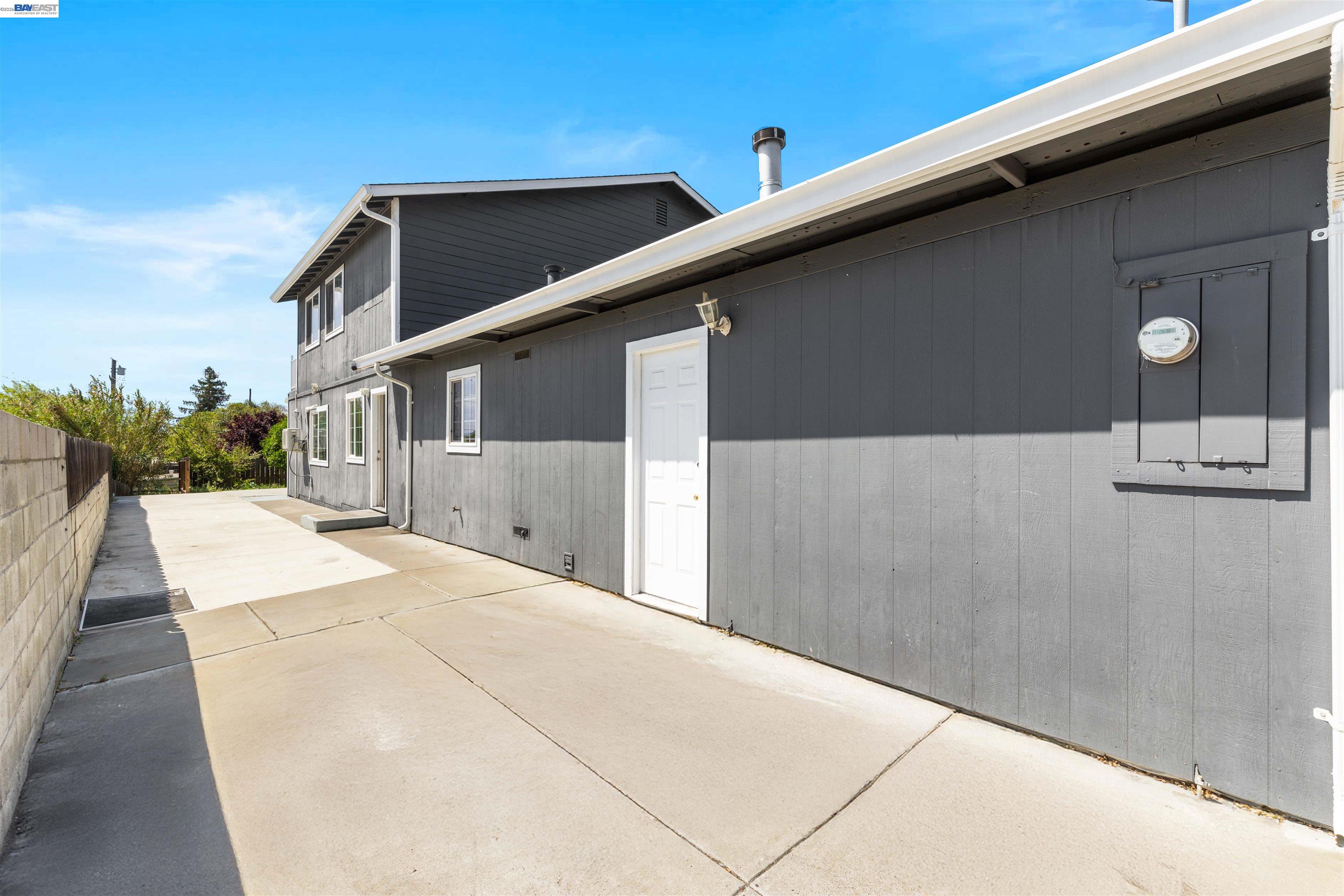 2102 Overhill Road Concord, CA 94520 - Photo 5 of 38