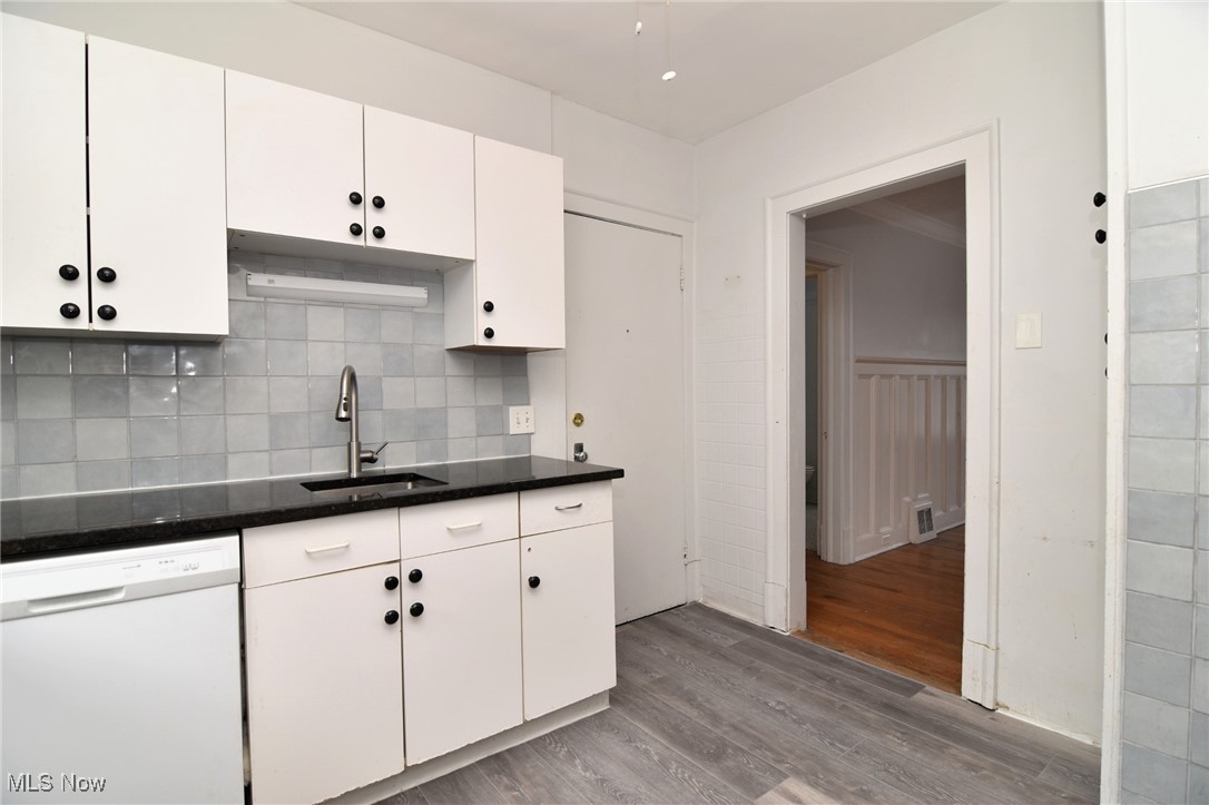 1682 Eddington Road Cleveland, OH 44118 - Photo 25 of 47 Gallery Image 25