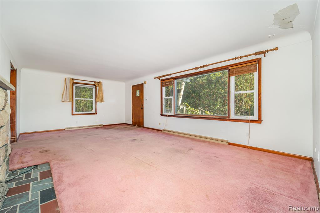 4354 Maybee Road Lake Orion, MI 48359 - Photo 4 of 22