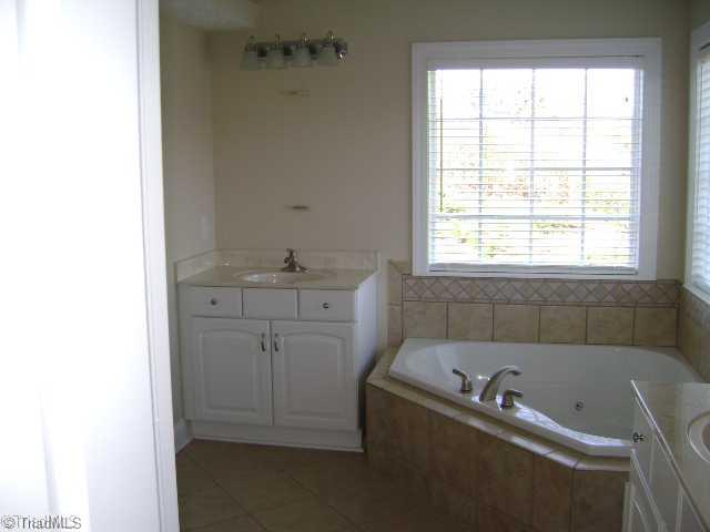 609 Bobcat Road Summerfield, NC 27358 - Photo 14 of 16 Master Bath/Spa.