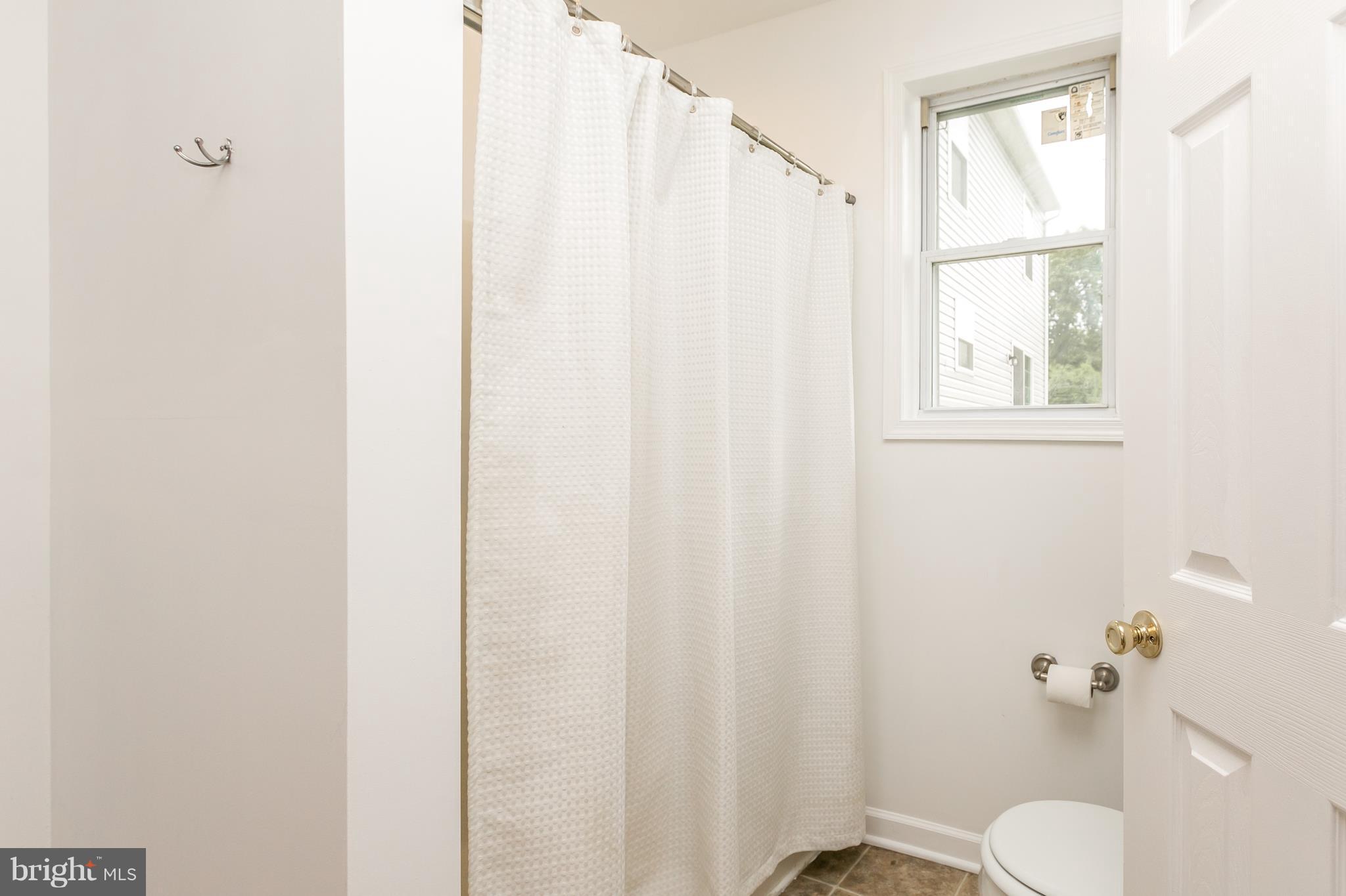 8315 Oakleigh Road Baltimore, MD 21234 - Photo 15 of 28 Bath (Master)