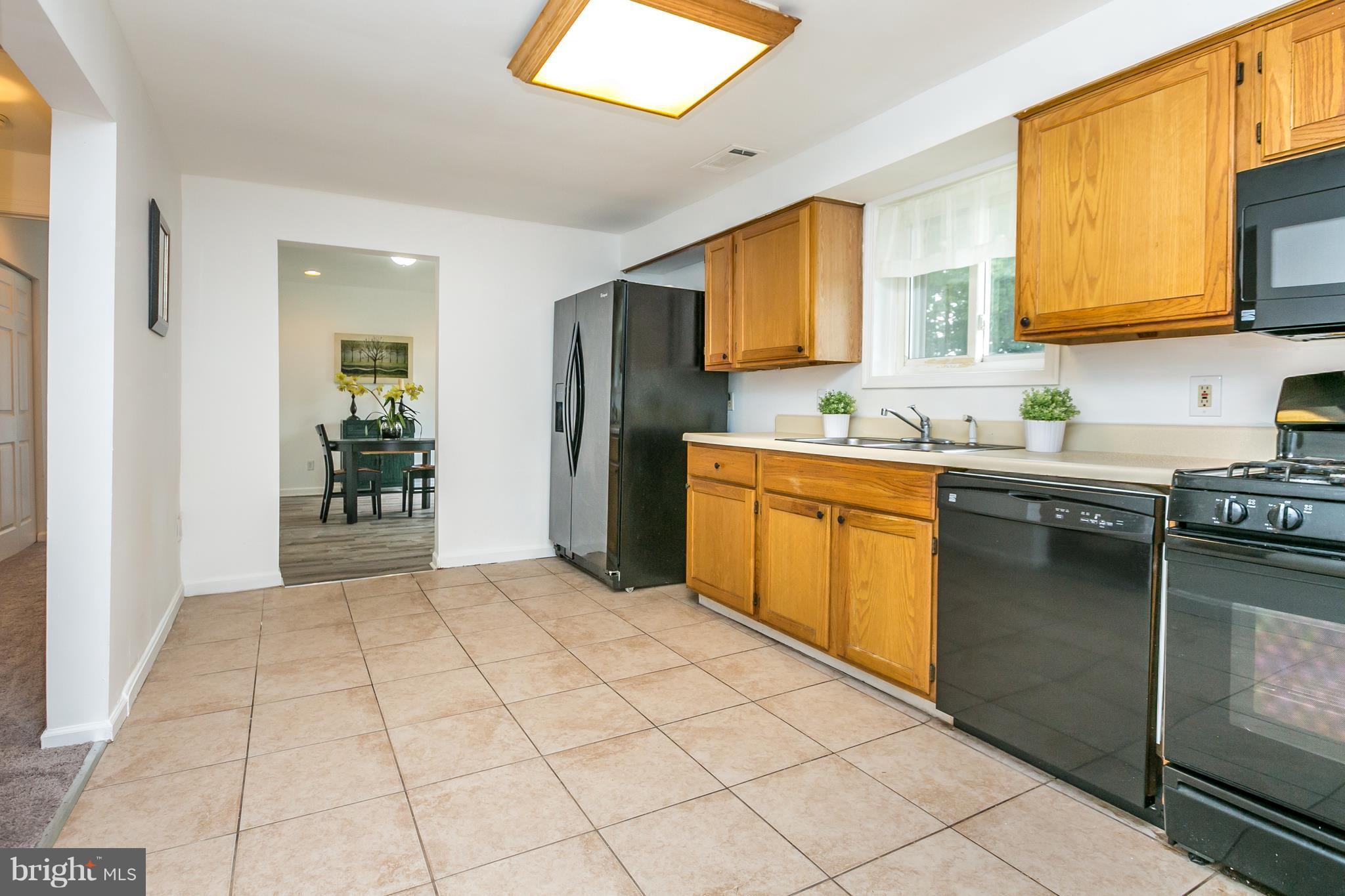 8315 Oakleigh Road Baltimore, MD 21234 - Photo 8 of 28 Kitchen