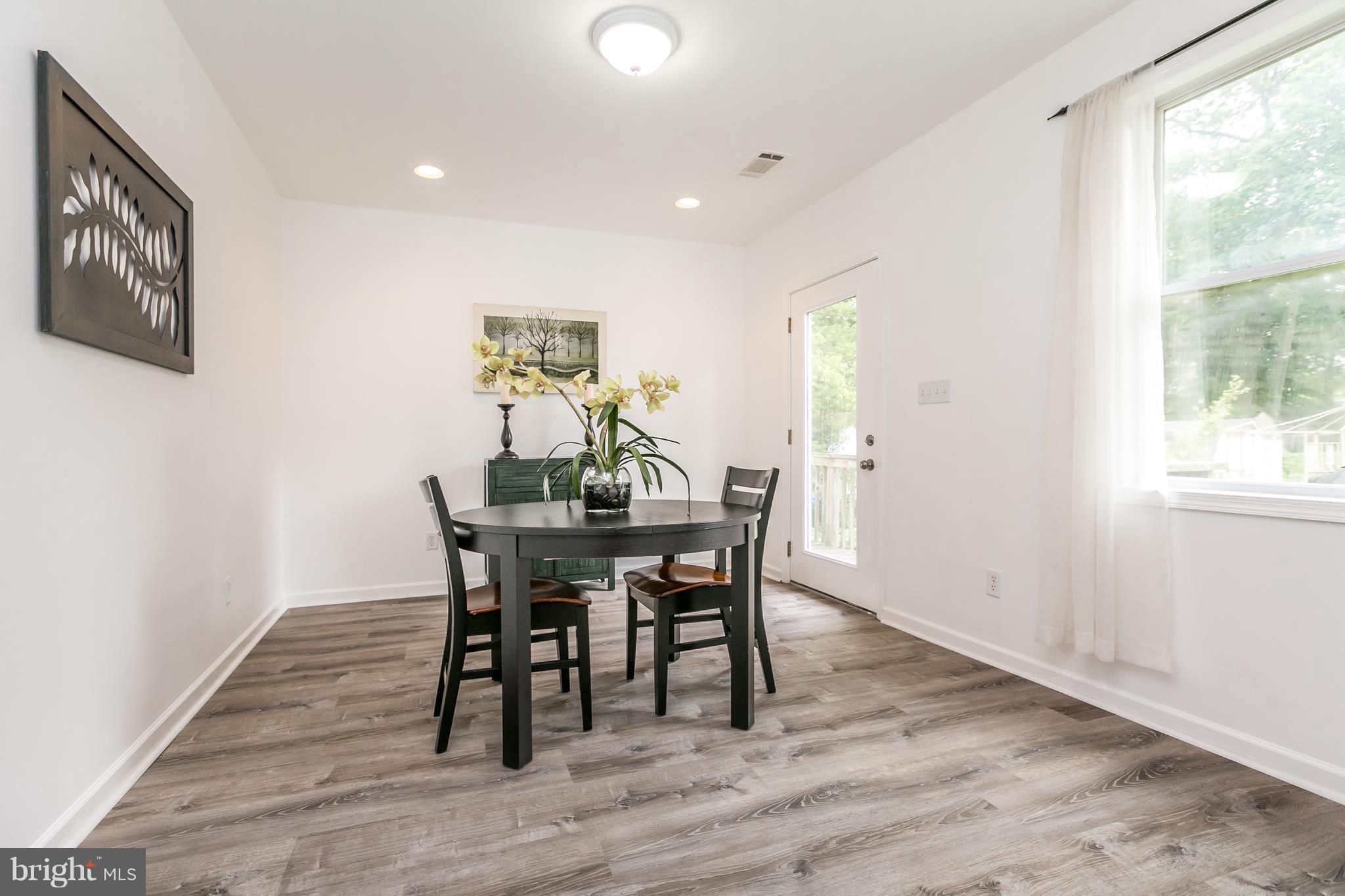 8315 Oakleigh Road Baltimore, MD 21234 - Photo 9 of 28 Dining Room