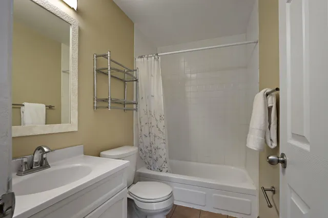 $384,900 | 1926 88th Street, Kenosha, WI 53143