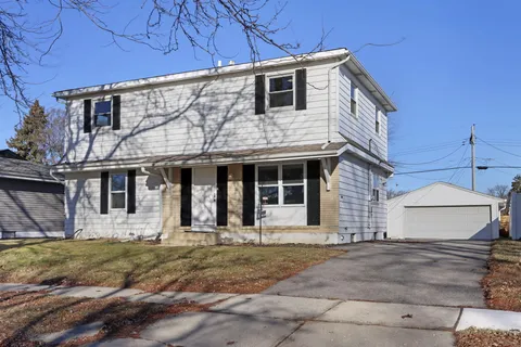 $384,900 | 1926 88th Street, Kenosha, WI 53143