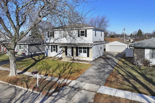 $384,900 | 1926 88th Street, Kenosha, WI 53143