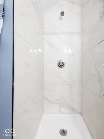 $225,000 | 955 North Belleview Place, Indianapolis, IN 46222