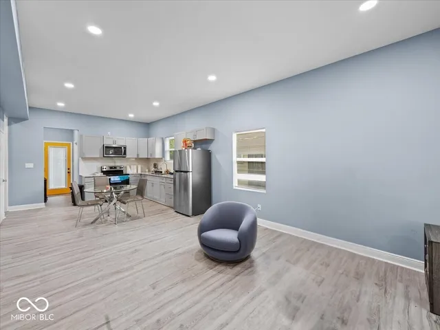 $225,000 | 955 North Belleview Place, Indianapolis, IN 46222