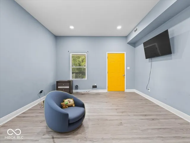 $225,000 | 955 North Belleview Place, Indianapolis, IN 46222