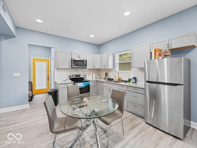 $225,000 | 955 North Belleview Place, Indianapolis, IN 46222