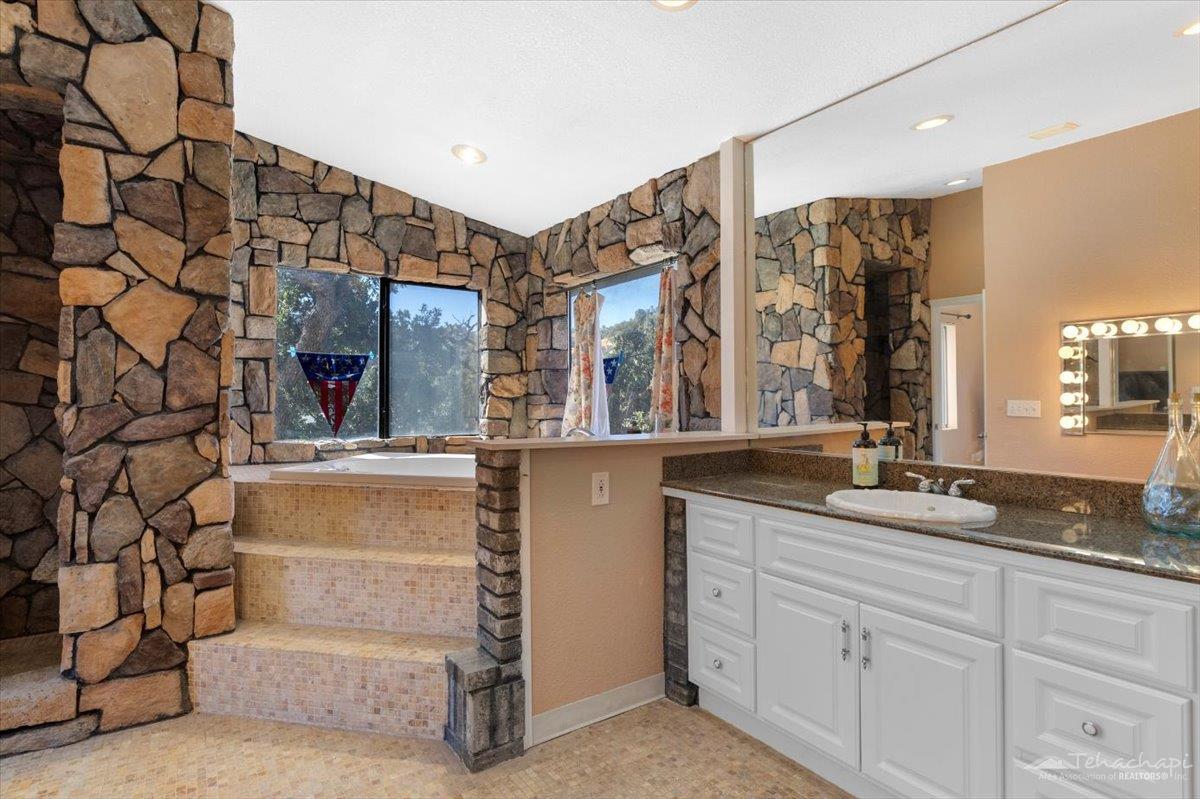23525 Timberline Way Tehachapi, CA 93561 - Photo 21 of 42 Gallery Image 21