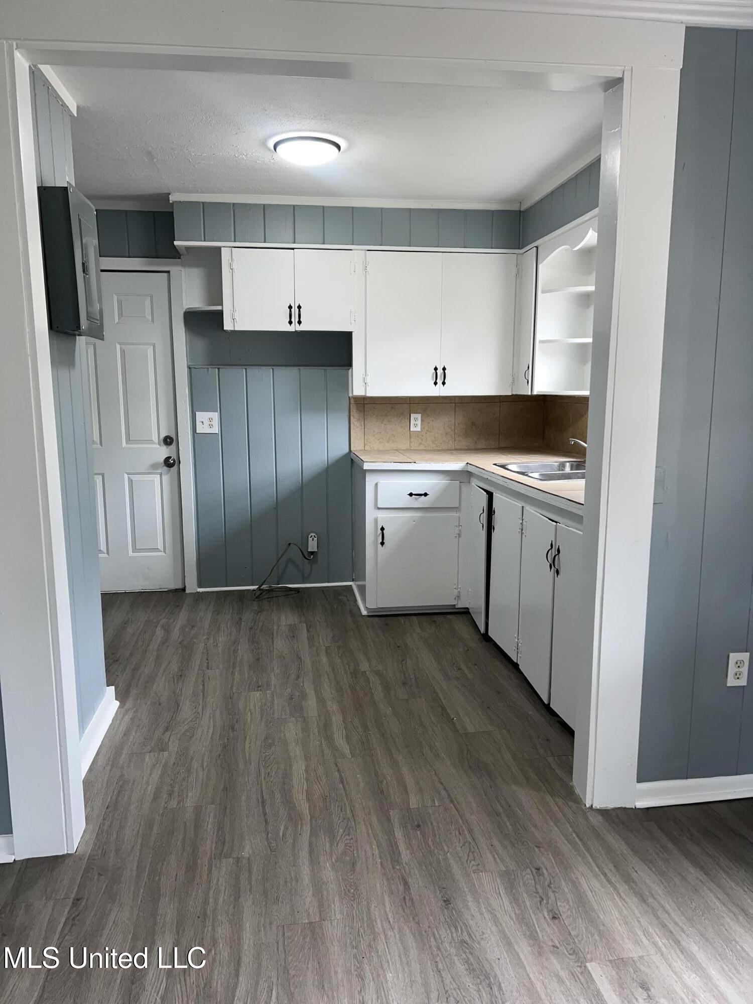 307 West Cayuga Street Crystal Springs, MS 39059 - Photo 6 of 15 IMG_2069