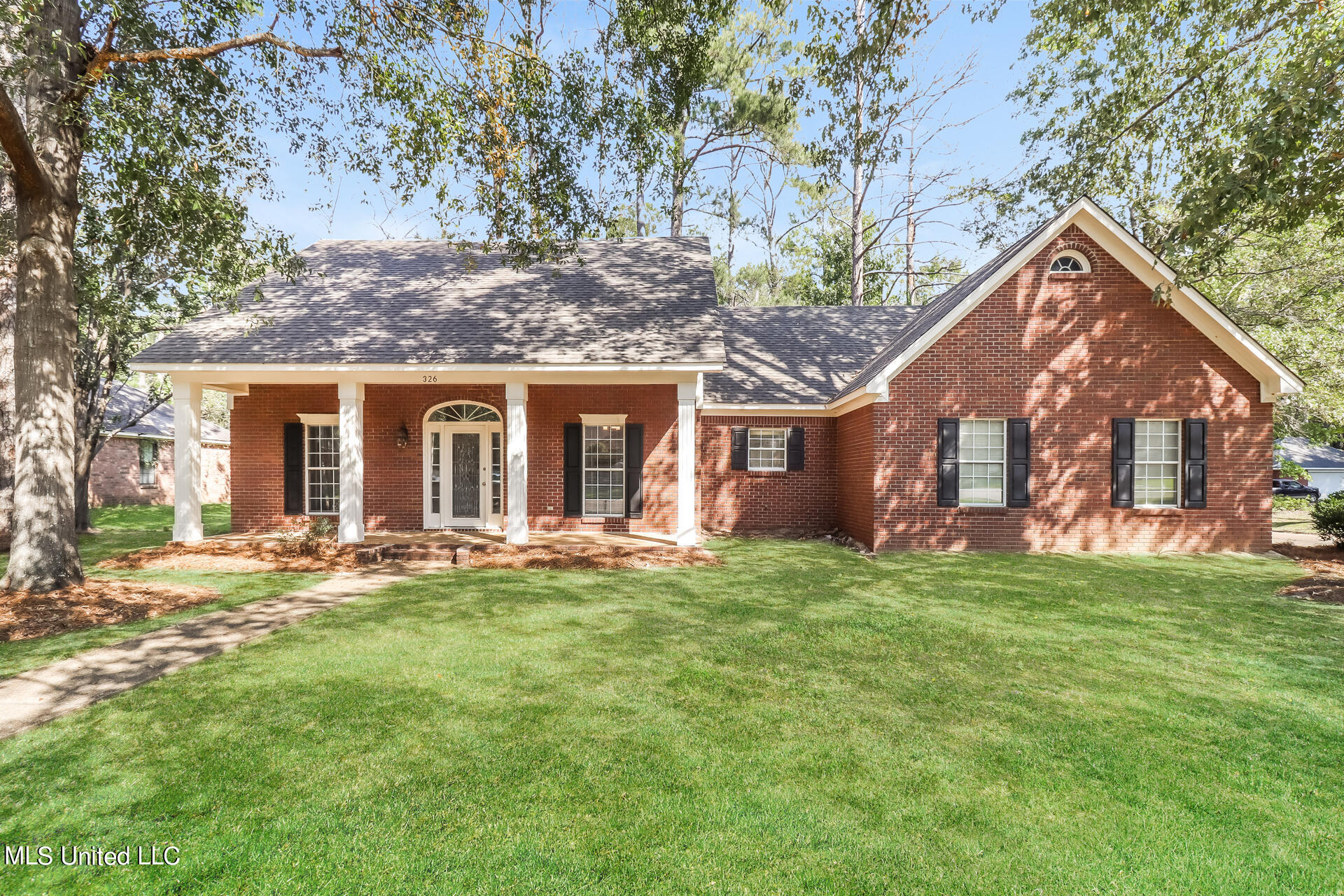 326 Autumn Crest Drive Ridgeland, MS 39157 - Photo 1 of 20 front