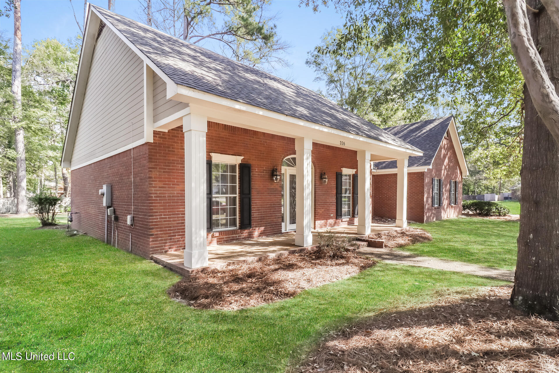 326 Autumn Crest Drive Ridgeland, MS 39157 - Photo 2 of 20 001-photo-front-view-14095020
