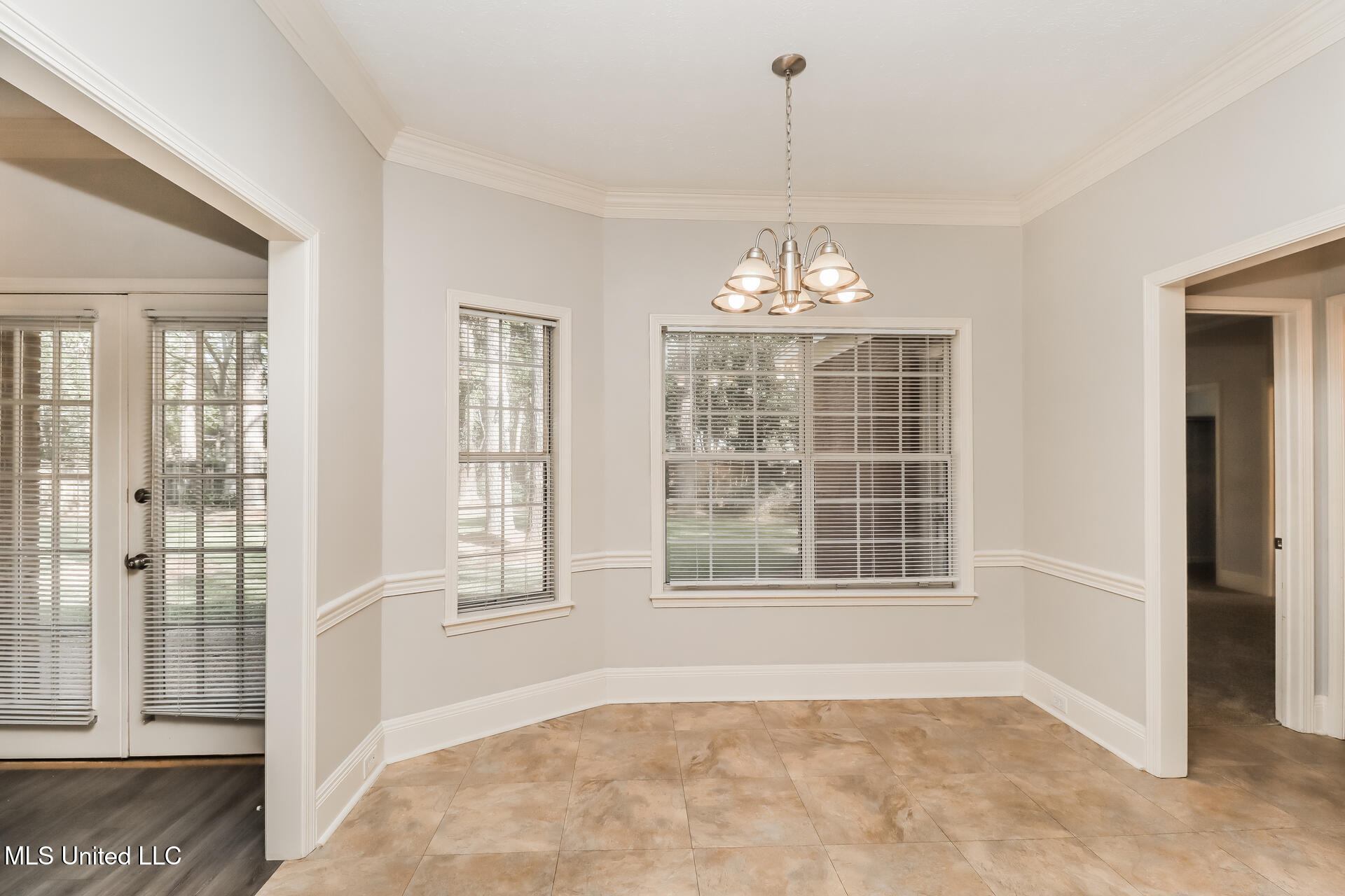 326 Autumn Crest Drive Ridgeland, MS 39157 - Photo 8 of 20 007-photo-breakfast-nook-14095023