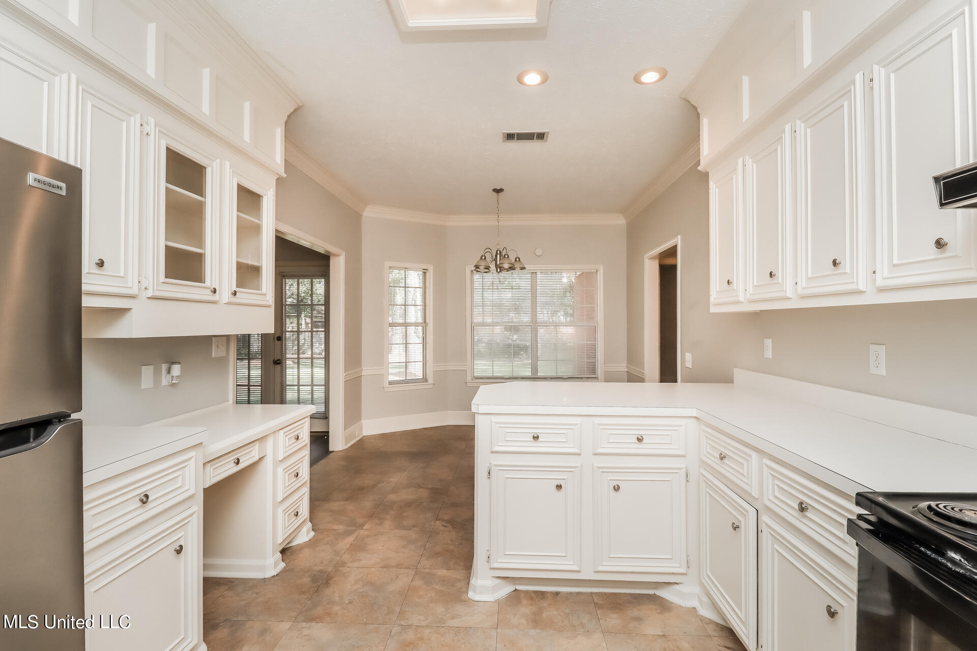 326 Autumn Crest Drive Ridgeland, MS 39157 - Photo 9 of 20 008-photo-kitchen-14095021