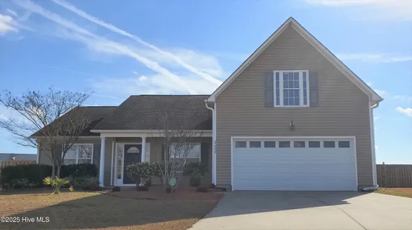 $2,950 | 2622 Ravens Glass Court, Wilmington, NC 28411