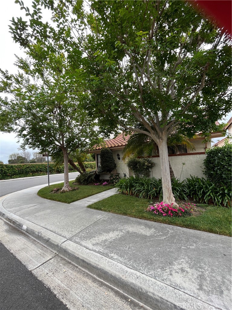 22 Vercelli Irvine, CA 92620 - Photo 5 of 27