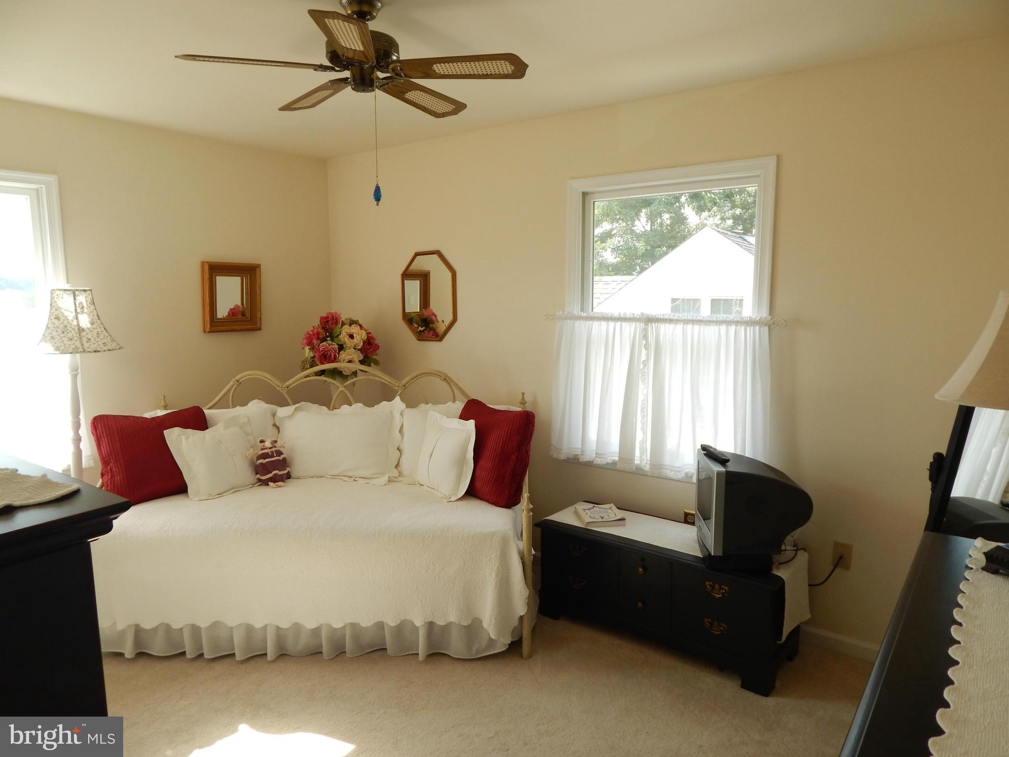 913 Courtney Road Baltimore, MD 21227 - Photo 23 of 29 Bedroom