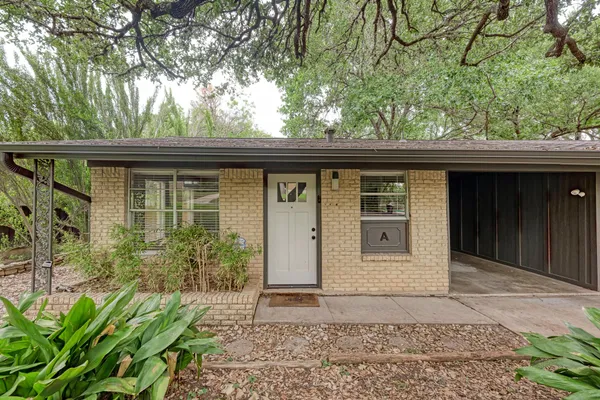 $2,100 | 1612 Elmhurst Drive, Unit A, Austin, TX 78741