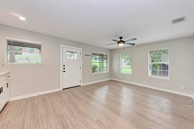 $2,100 | 1612 Elmhurst Drive, Unit A, Austin, TX 78741