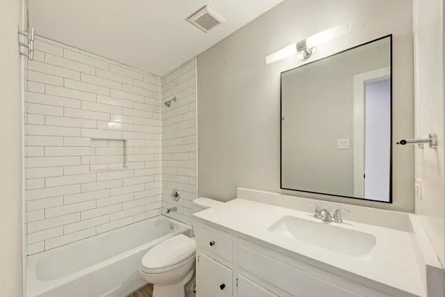 $2,100 | 1612 Elmhurst Drive, Unit A, Austin, TX 78741