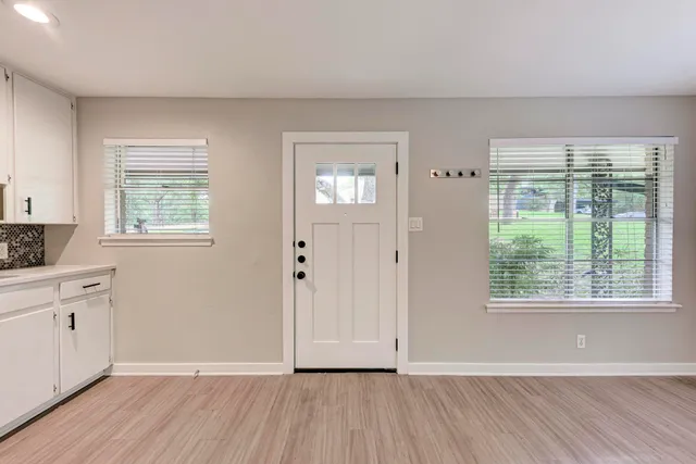 $2,100 | 1612 Elmhurst Drive, Unit A, Austin, TX 78741