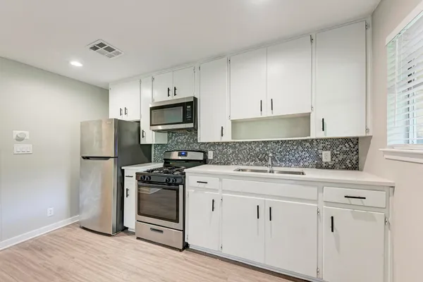 $2,100 | 1612 Elmhurst Drive, Unit A, Austin, TX 78741