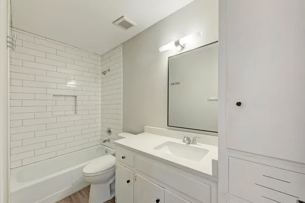 $2,100 | 1612 Elmhurst Drive, Unit A, Austin, TX 78741