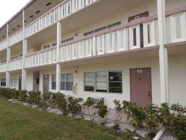 9 Preston A Boca Raton, FL 33434 - Photo 3 of 10 1 (19)