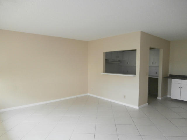 9 Preston A Boca Raton, FL 33434 - Photo 4 of 10 1 (4)