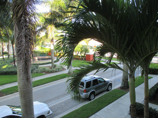 4274 West Main Street Jupiter, FL 33458 - Photo 5 of 20 Balcony View of Fountain