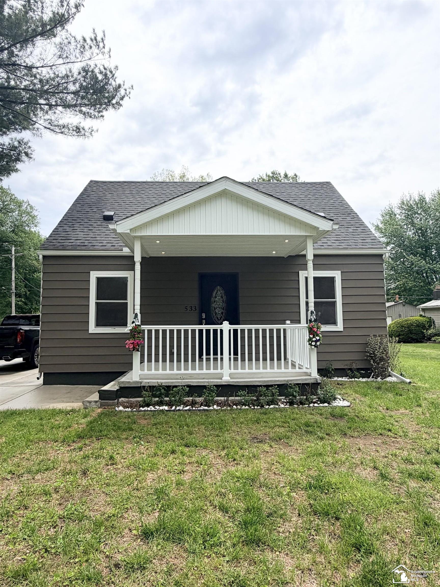 533 Center Street Carleton, MI 48117 - Photo 1 of 20