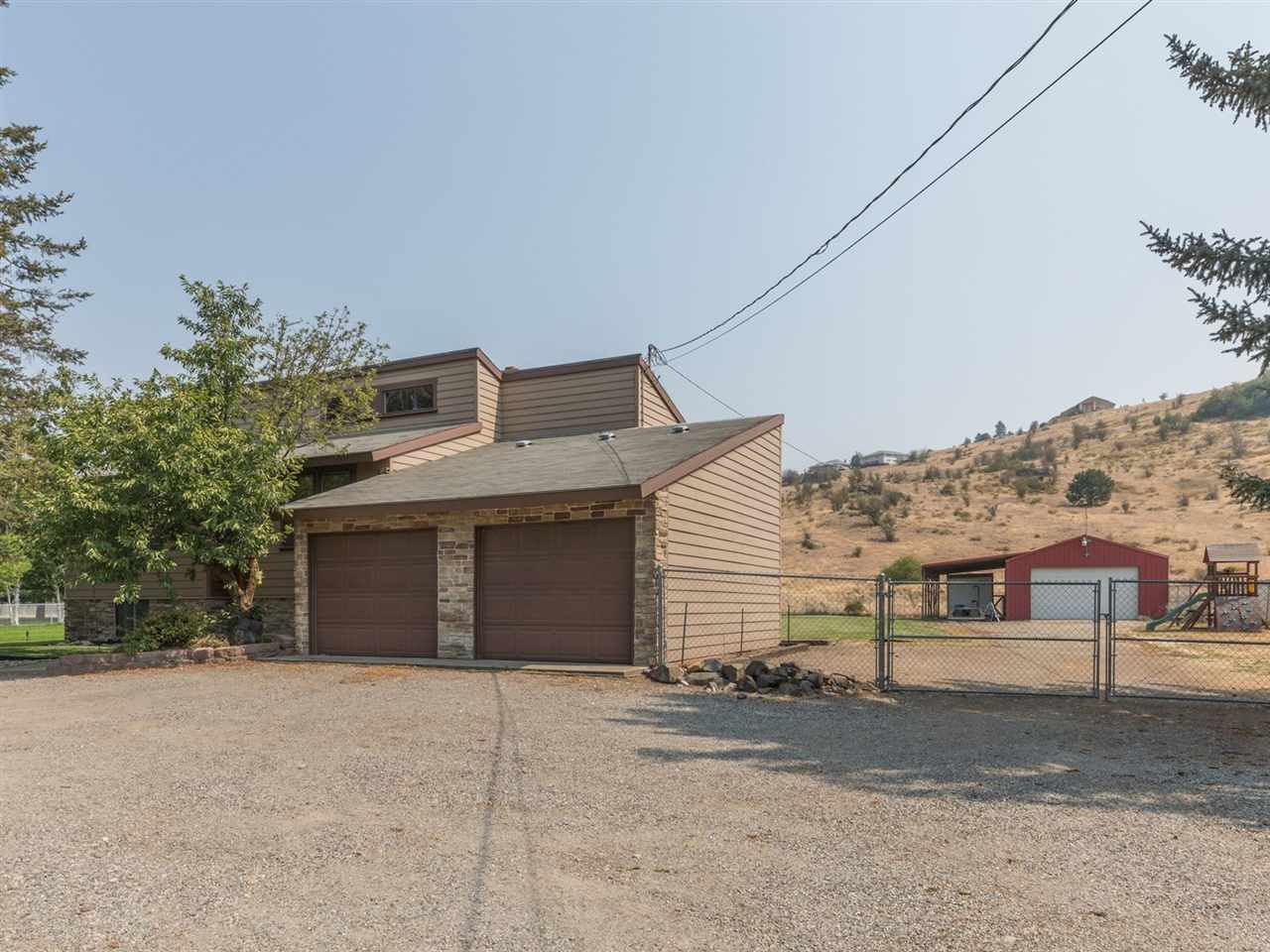 715 South Henry Road Greenacres, WA 99016 - Photo 2 of 20