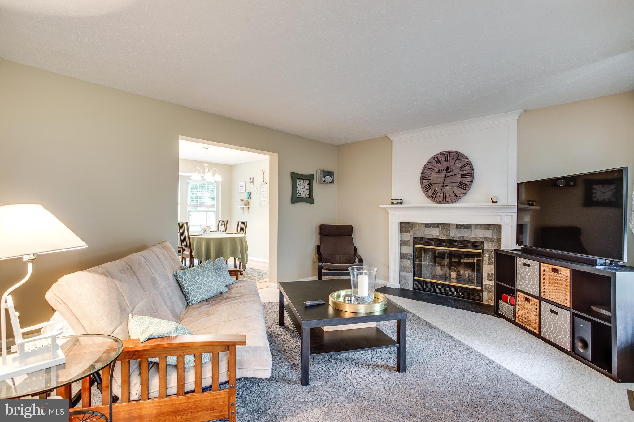 595 Sweetshade Avenue Frederick, MD 21703 - Photo 9 of 29 Living Room