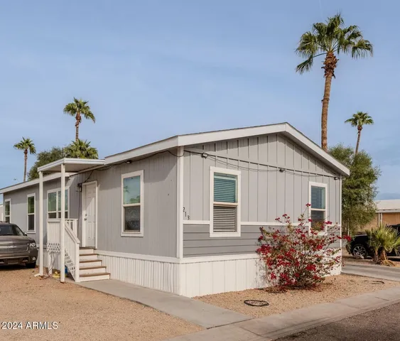 $2,300 | 625 West McKellips Road, Unit 213, Mesa, AZ 85201