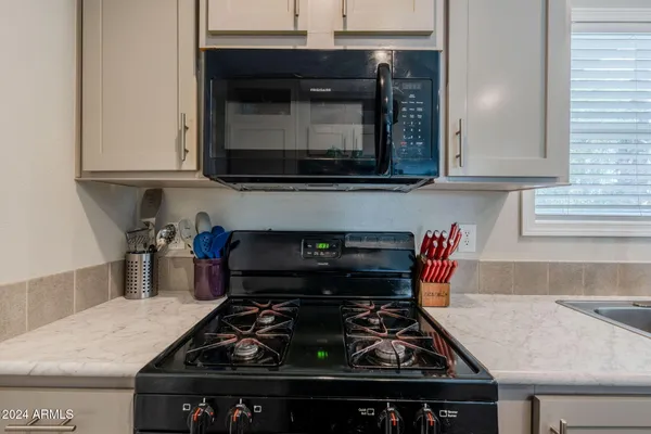 $2,300 | 625 West McKellips Road, Unit 213, Mesa, AZ 85201