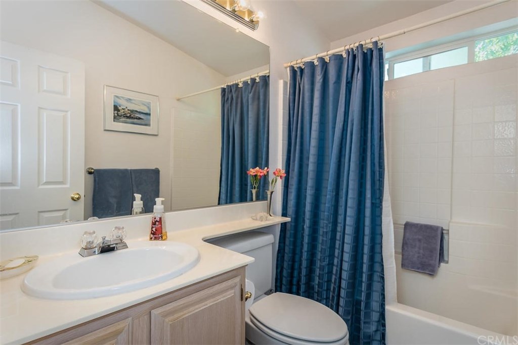 352 Quail Summit Paso Robles, CA 93446 - Photo 21 of 33 a bathroom with a sink toilet and shower