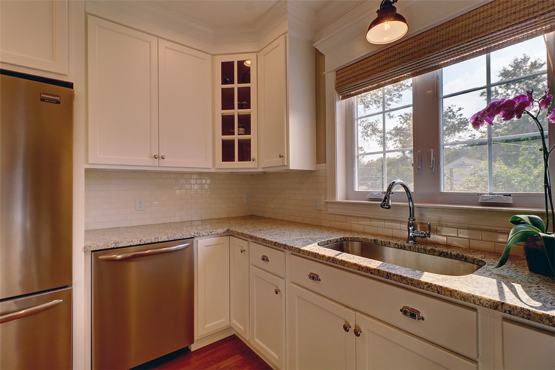28 Rosedale Avenue Barrington, RI 02806 - Photo 11 of 32 Gallery Image 11