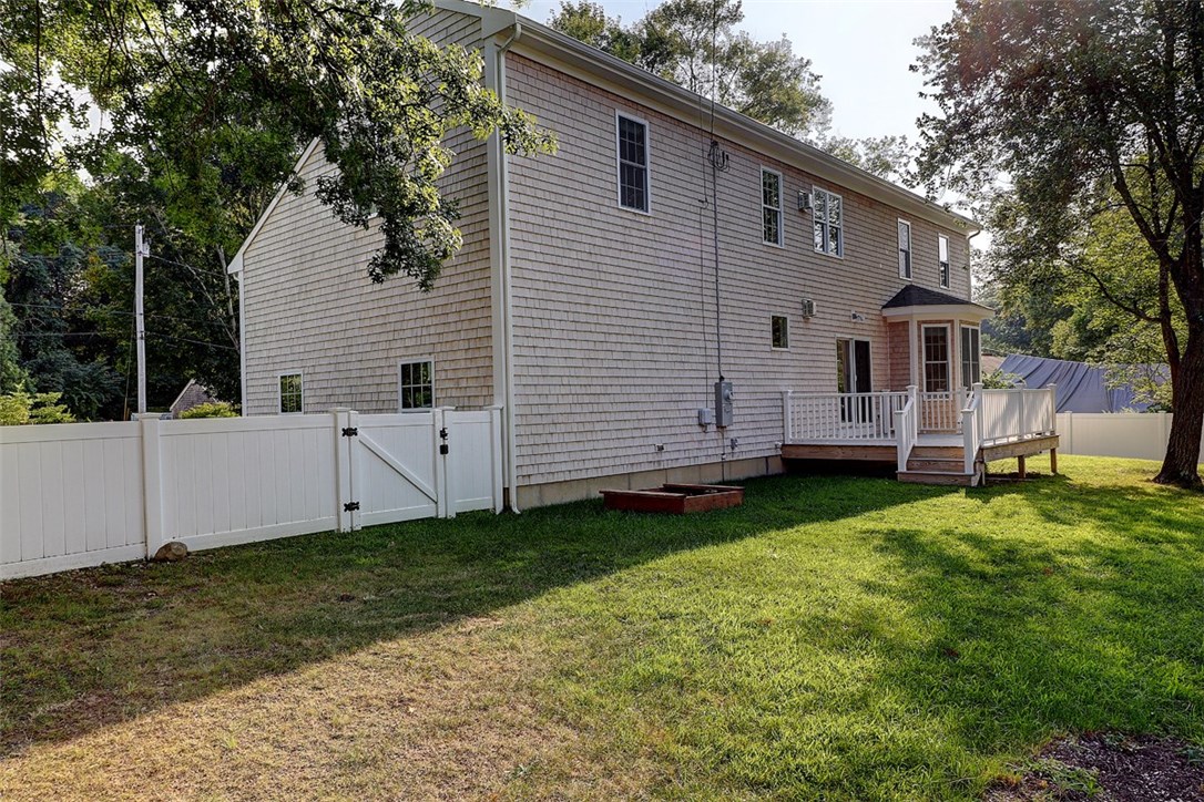 28 Rosedale Avenue Barrington, RI 02806 - Photo 3 of 32 Gallery Image 3