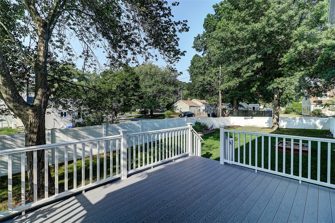 28 Rosedale Avenue Barrington, RI 02806 - Photo 5 of 32 Gallery Image 5