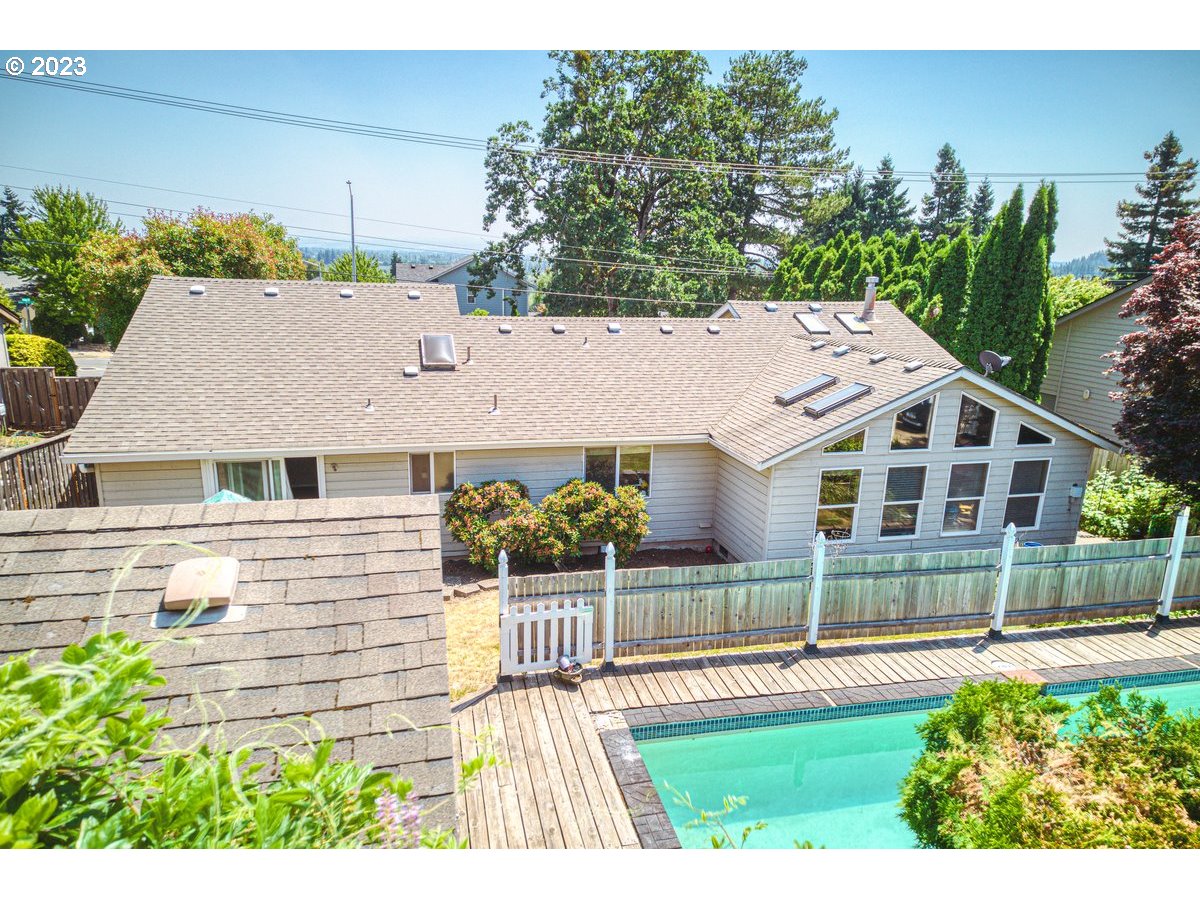 2885 Doaks Ferry Road Northwest Salem, OR 97304 - Photo 34 of 38 aerial view of a house with a yard